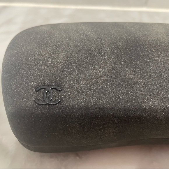 CHANEL DARK GREY SUNGLASSES HARD CASE main image 5
